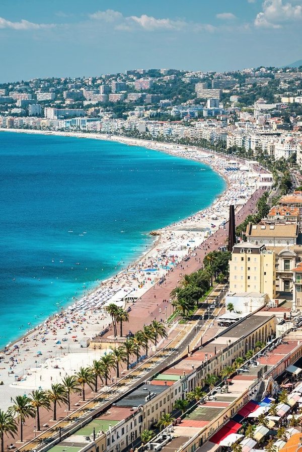 Exploring the Côte d'Azur through classic cars